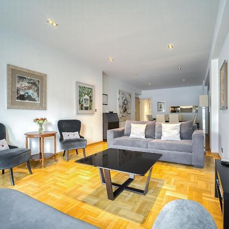Bright Spacious Luxury Apartment In Prime Central Афины Экстерьер фото