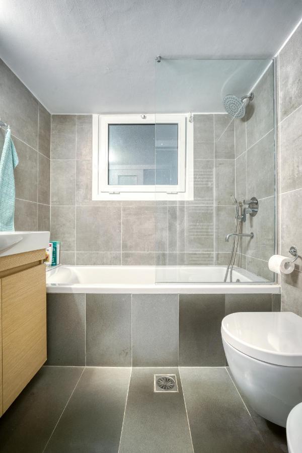 Bright Spacious Luxury Apartment In Prime Central Афины Экстерьер фото