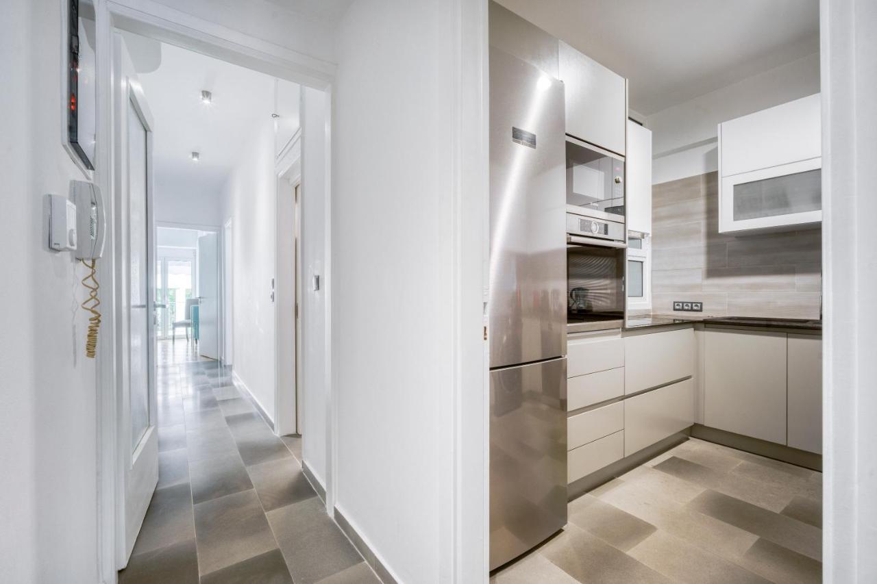 Bright Spacious Luxury Apartment In Prime Central Афины Экстерьер фото