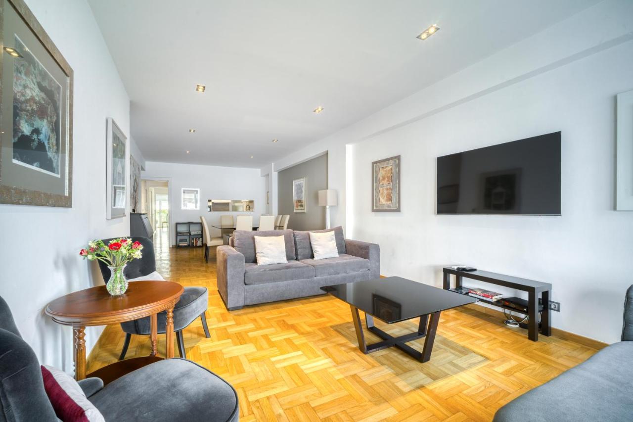 Bright Spacious Luxury Apartment In Prime Central Афины Экстерьер фото
