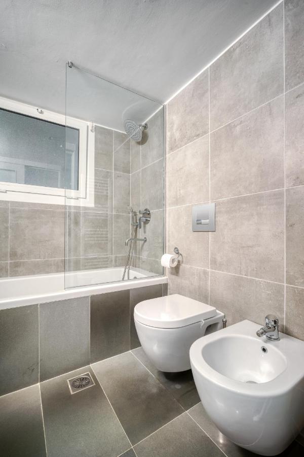 Bright Spacious Luxury Apartment In Prime Central Афины Экстерьер фото